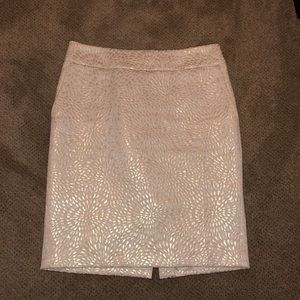 Women’s Loft Ivory skirt with design size 4
